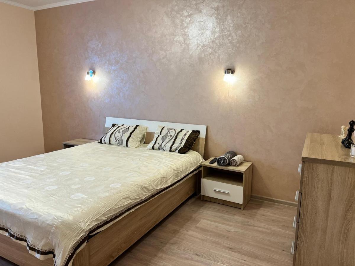Apartaments Sichovyh Strilciv 68A Ivano-Frankivsk Exterior foto
