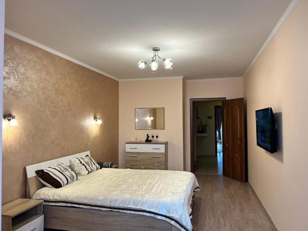 Apartaments Sichovyh Strilciv 68A Ivano-Frankivsk Exterior foto